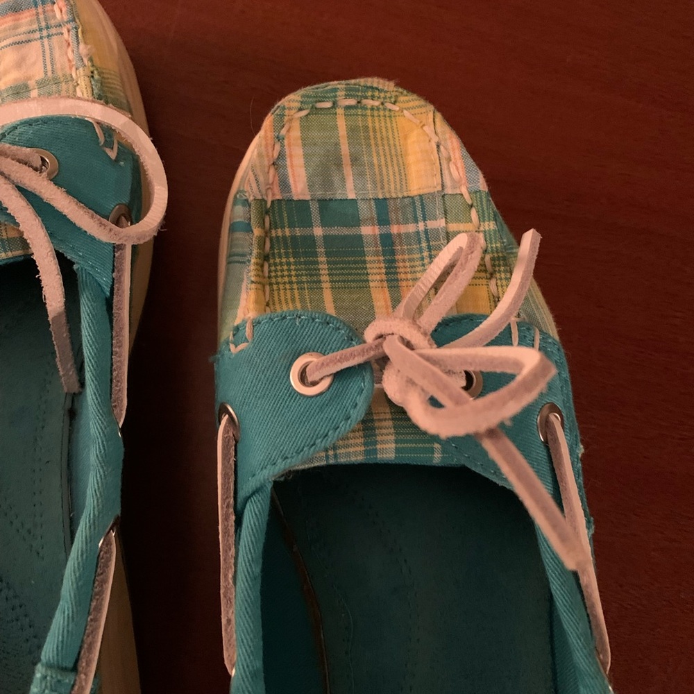 Shoes - Picture 4 of 5